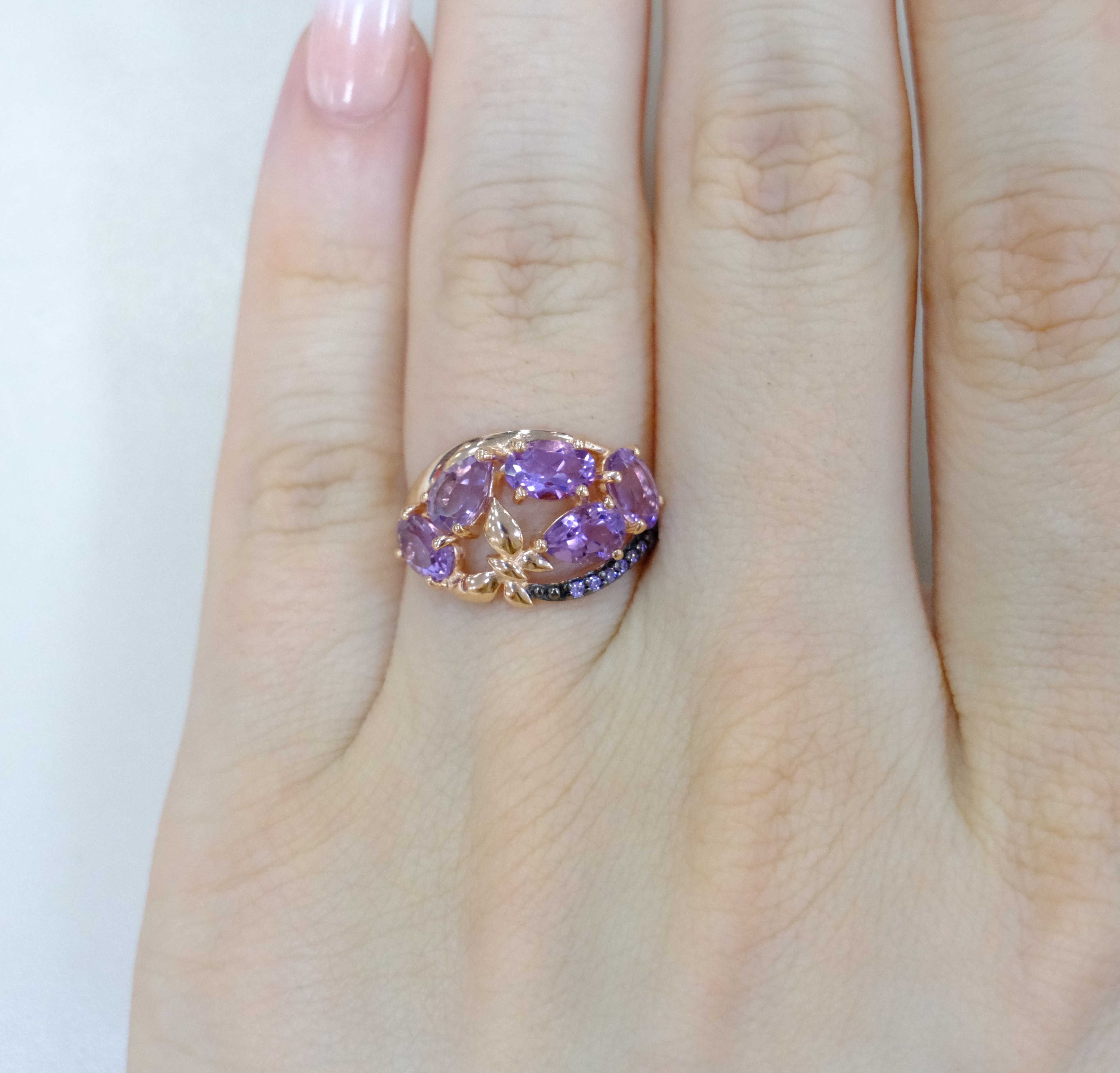 Серебряное кольцо с аметистами